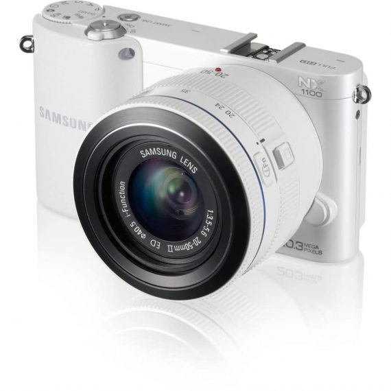 Mirrorless Digital Camera  20-50mm f/3.5-5.6 lens